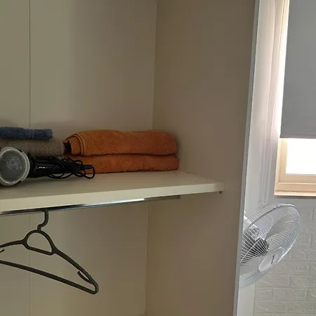 Centrally Located, Maisonette 2 * Paola